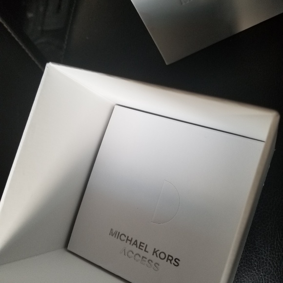 MICHAEL KORS WATCHE - Picture 7 of 7